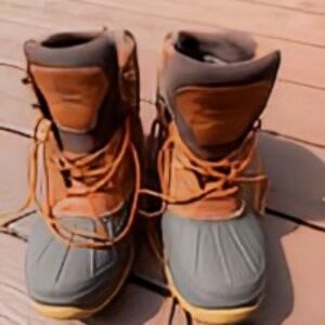 L.L. Bean Women’s Storm Chasers Insulated Waterproof Leather Boots Size 9.5